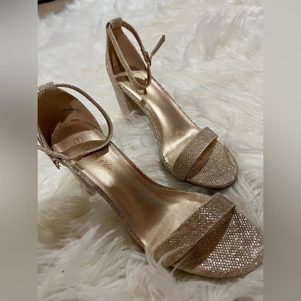 Women's sz 7 Dream Pairs rose gold glitter dress shoes NEVER WORN $30